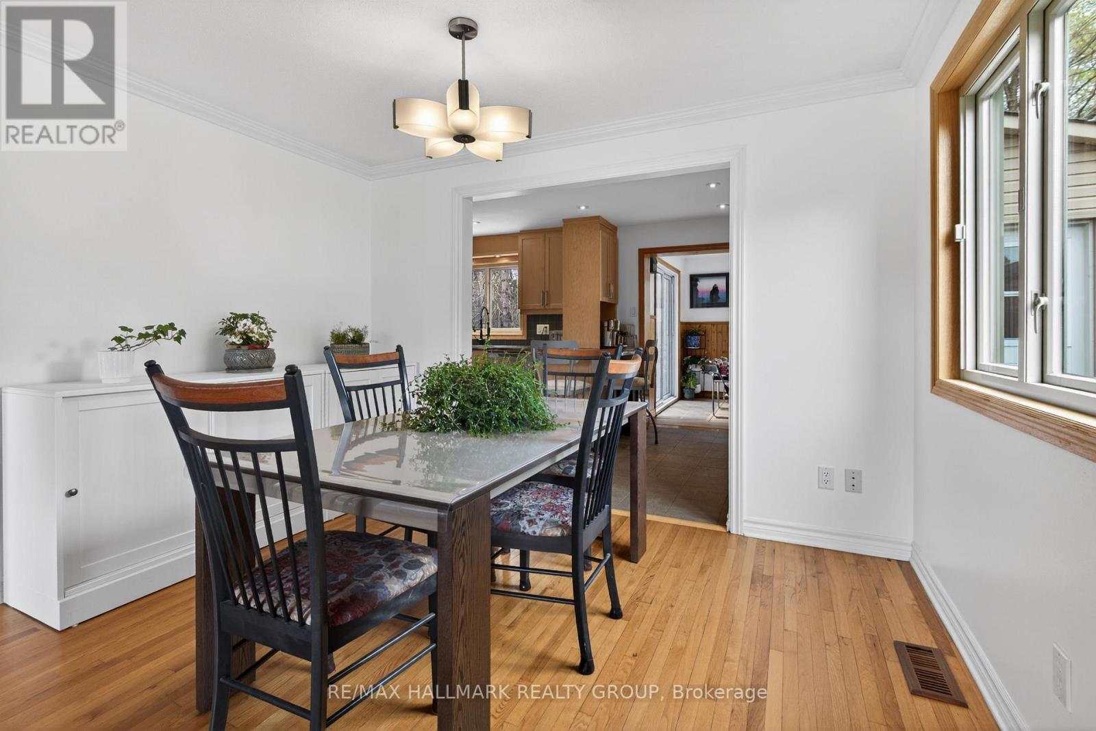 6075 Forestglen Crescent, Ottawa, Ontario  K1C 5N6 - Photo 8 - X13104124