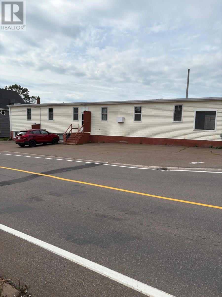 130 Main Street, Souris, Prince Edward Island  C0A 2B0 - Photo 4 - 202610276