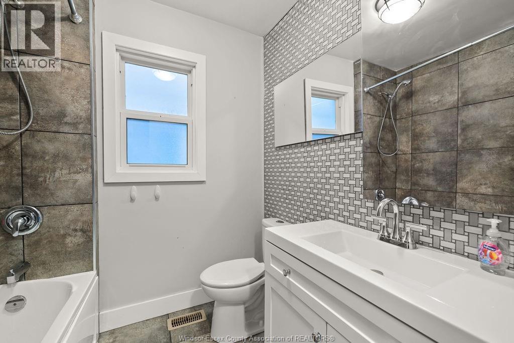 541 Moy, Windsor, Ontario  N9A 2N3 - Photo 15 - 26010548