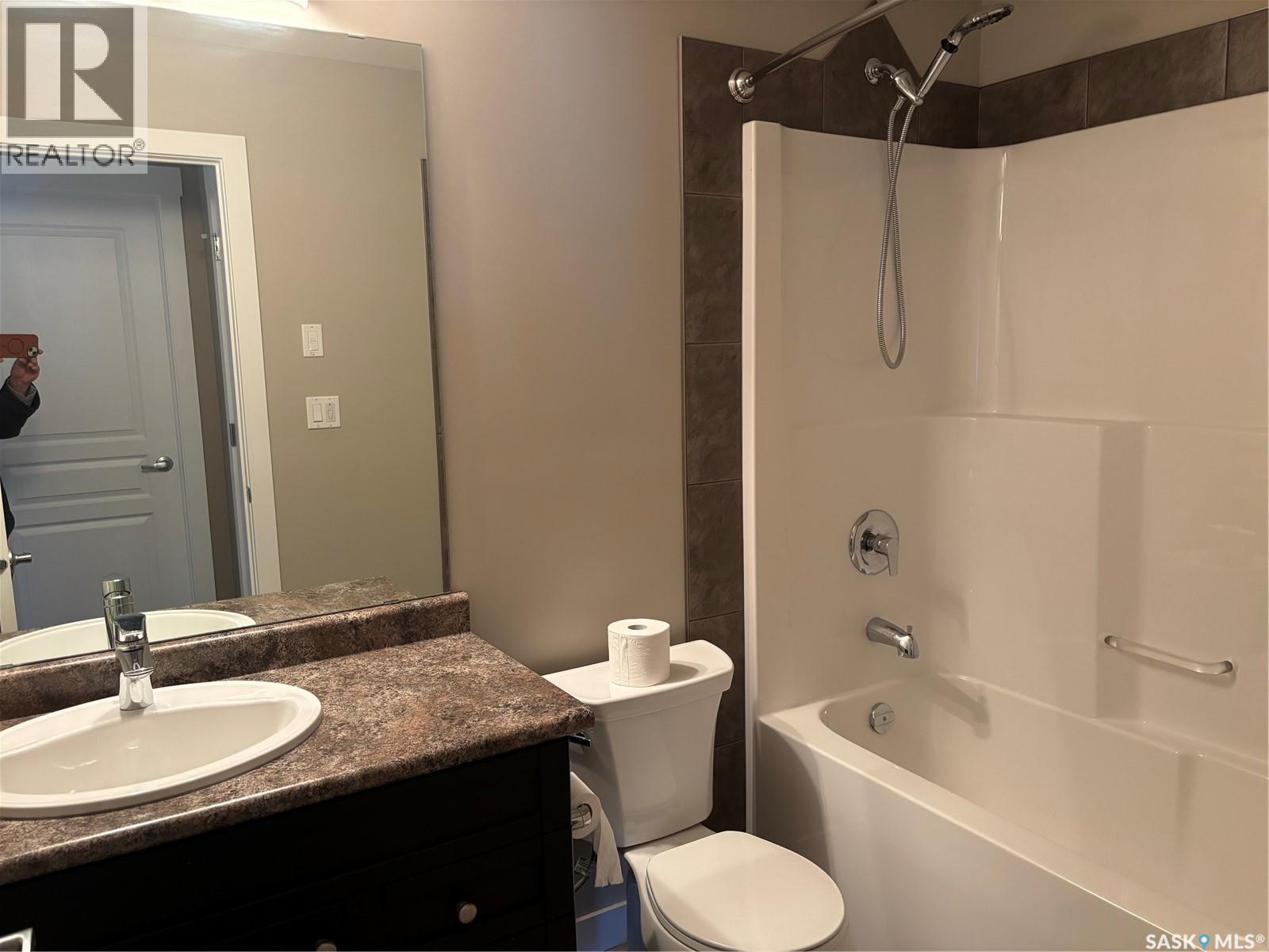 4501 Green Poplar Lane E, Regina, Saskatchewan  S4V 3A5 - Photo 9 - SK035304