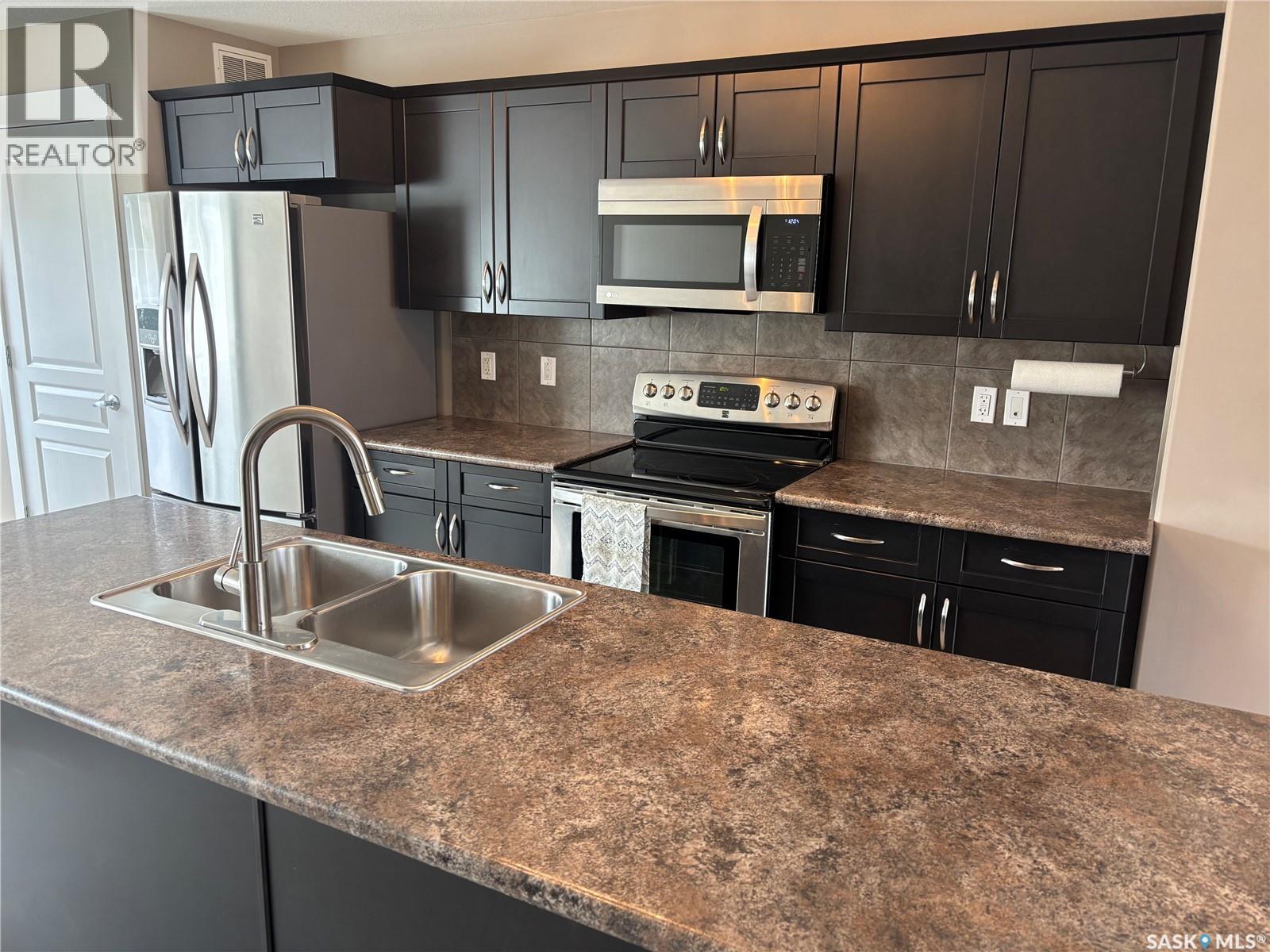 4501 Green Poplar Lane E, Regina, Saskatchewan  S4V 3A5 - Photo 4 - SK035304