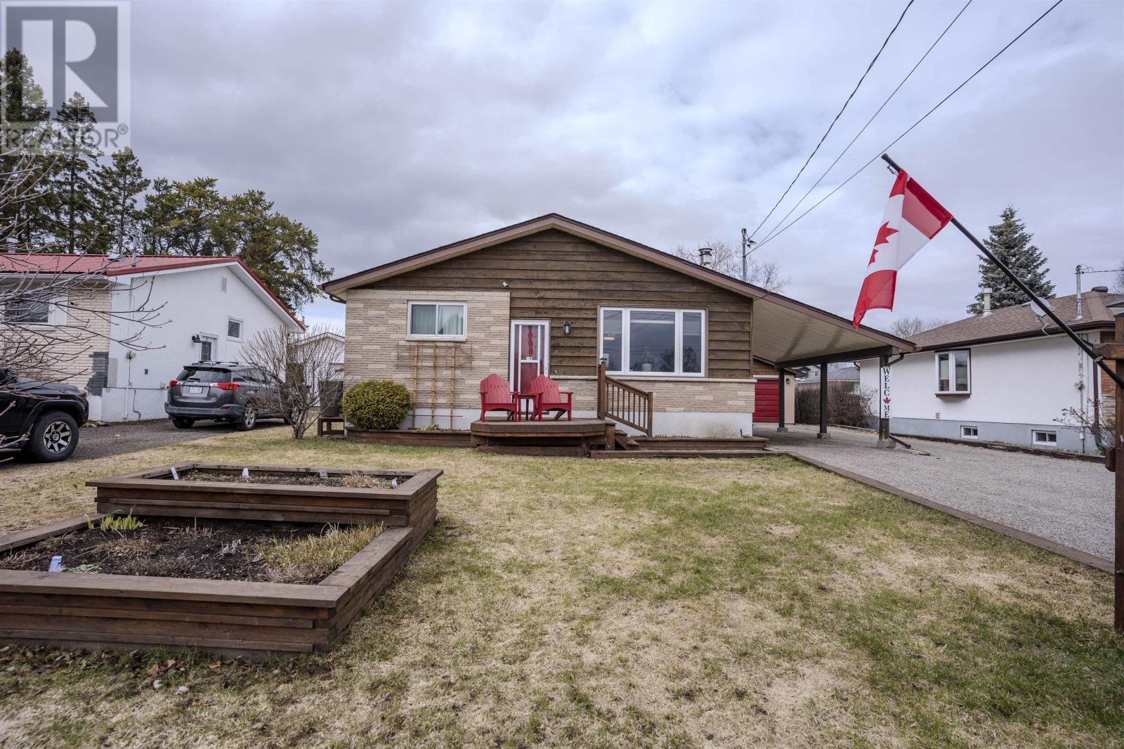 874 Erie Ave E, Thunder Bay, Ontario  P7A 6N2 - Photo 35 - TB2600873