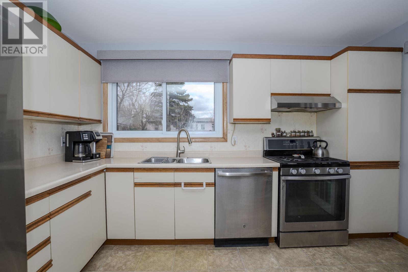 874 Erie Ave E, Thunder Bay, Ontario  P7A 6N2 - Photo 7 - TB2600873