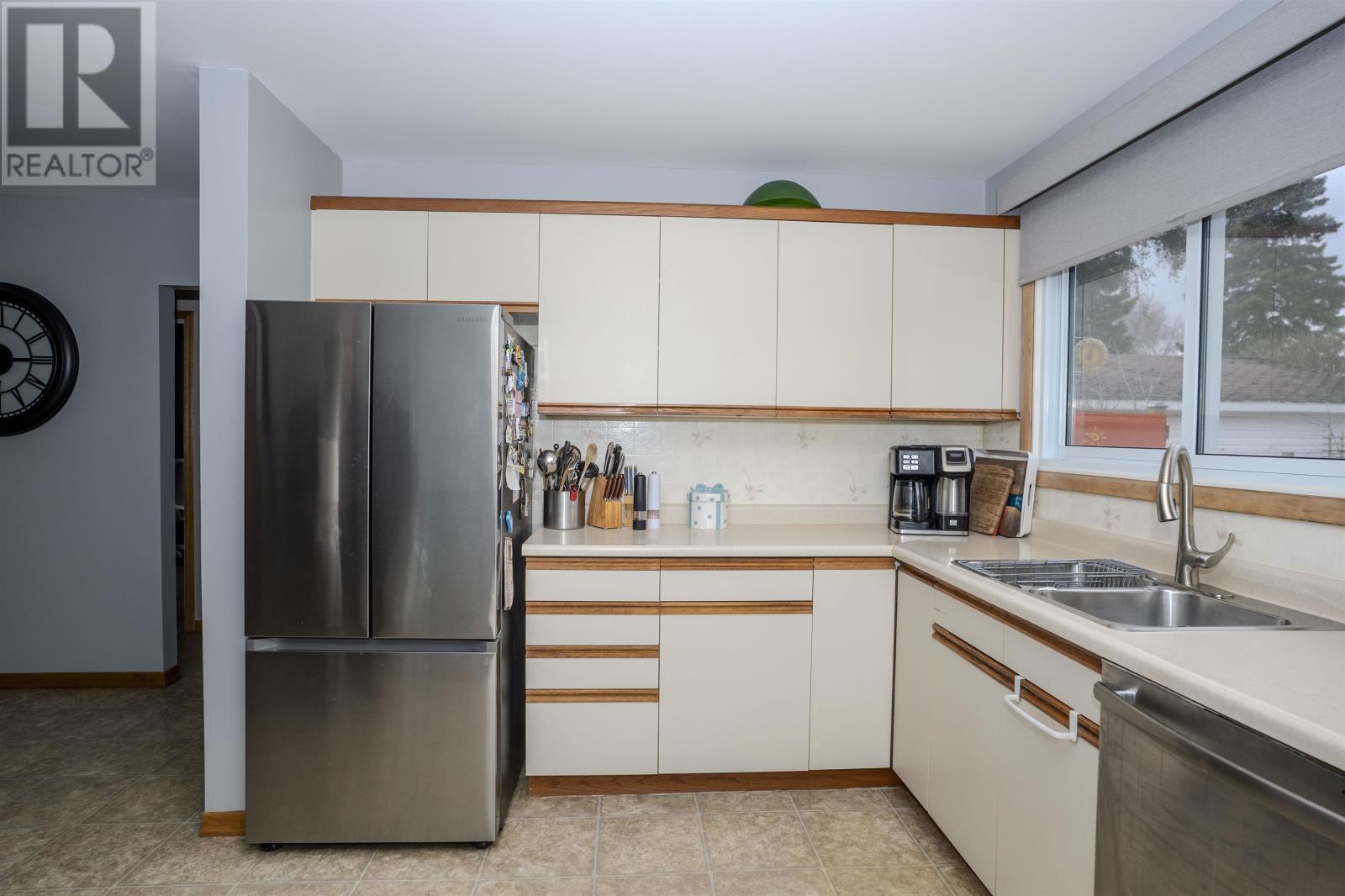 874 Erie Ave E, Thunder Bay, Ontario  P7A 6N2 - Photo 6 - TB2600873
