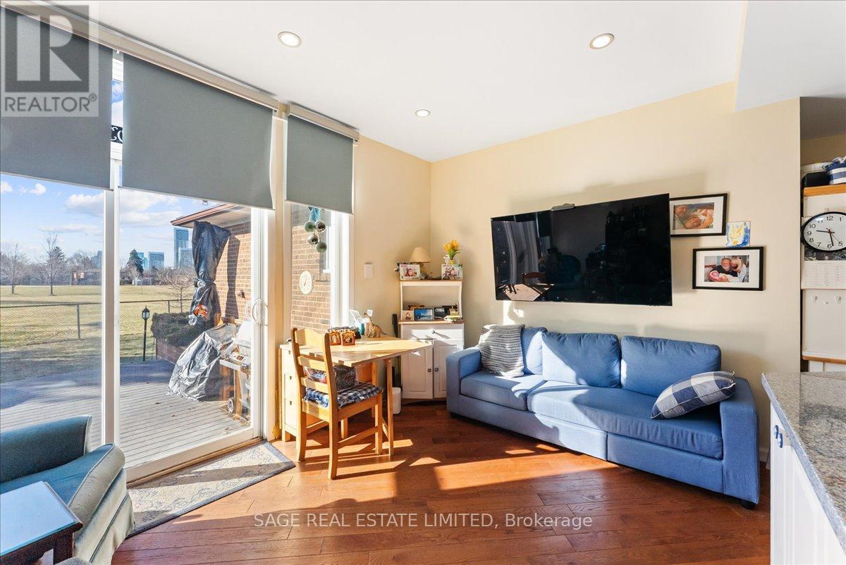 27 Kathrose Drive, Toronto, Ontario  M2J 3P4 - Photo 12 - C13103984