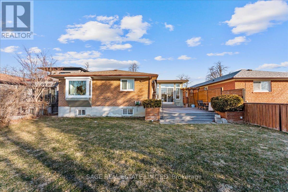 27 Kathrose Drive, Toronto, Ontario  M2J 3P4 - Photo 35 - C13103984