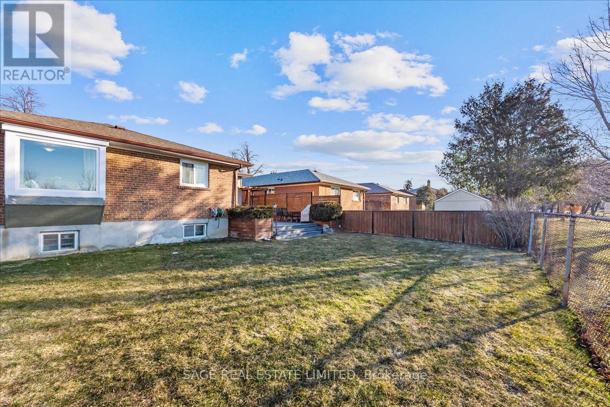 27 Kathrose Drive, Toronto, Ontario  M2J 3P4 - Photo 36 - C13103984