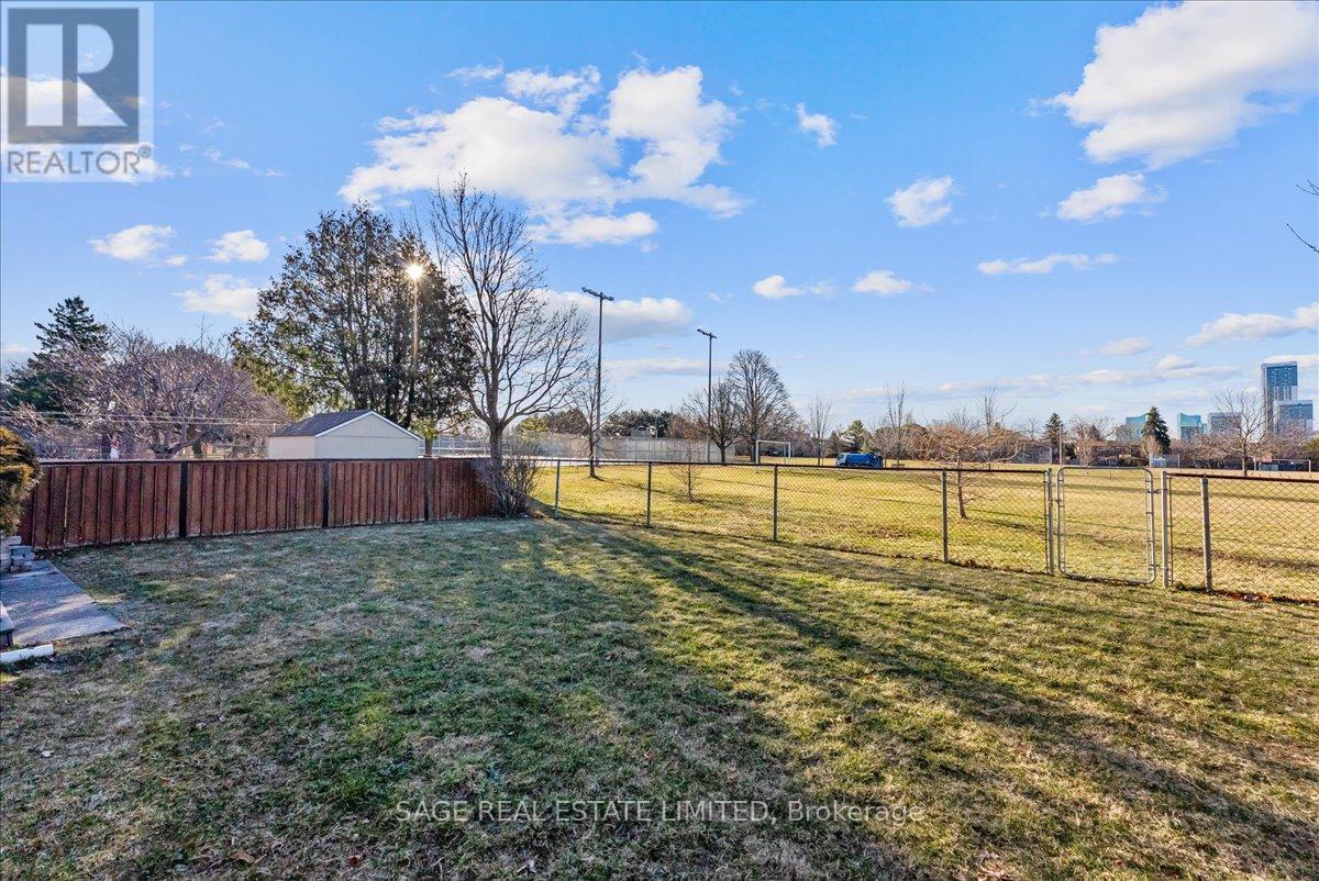 27 Kathrose Drive, Toronto, Ontario  M2J 3P4 - Photo 37 - C13103984