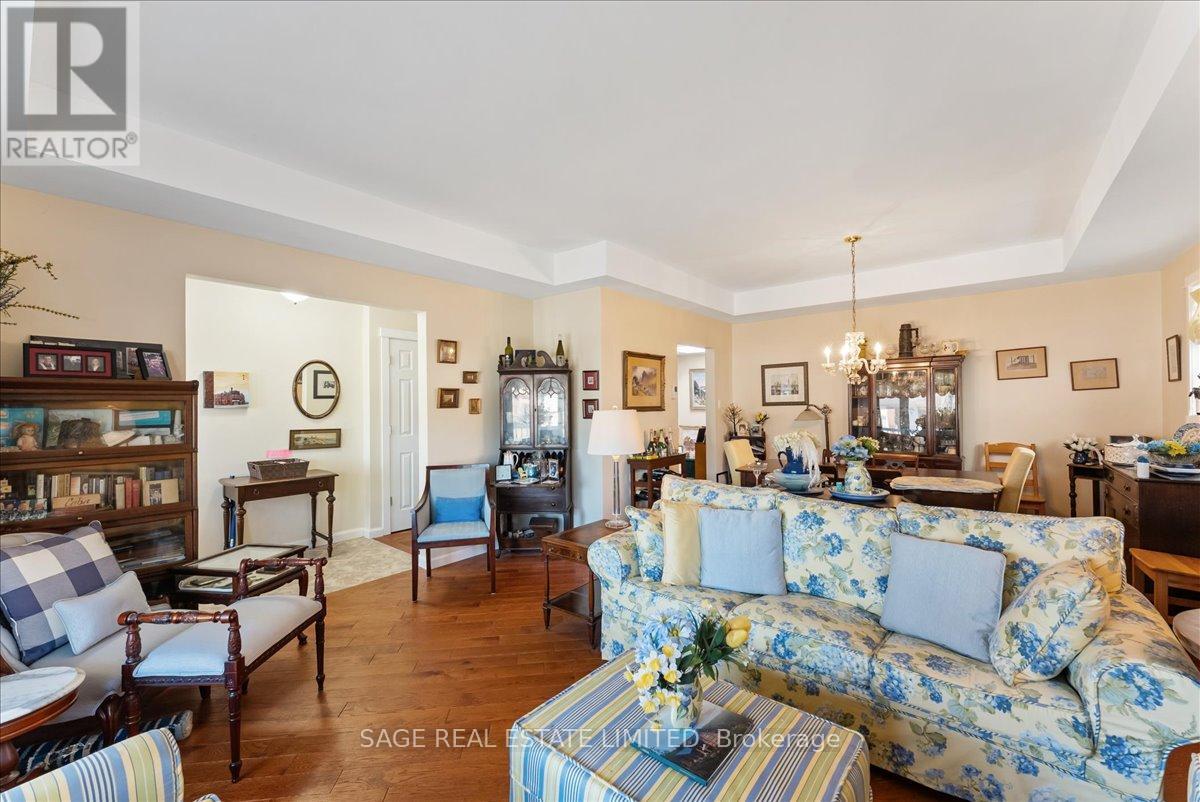 27 Kathrose Drive, Toronto, Ontario  M2J 3P4 - Photo 6 - C13103984