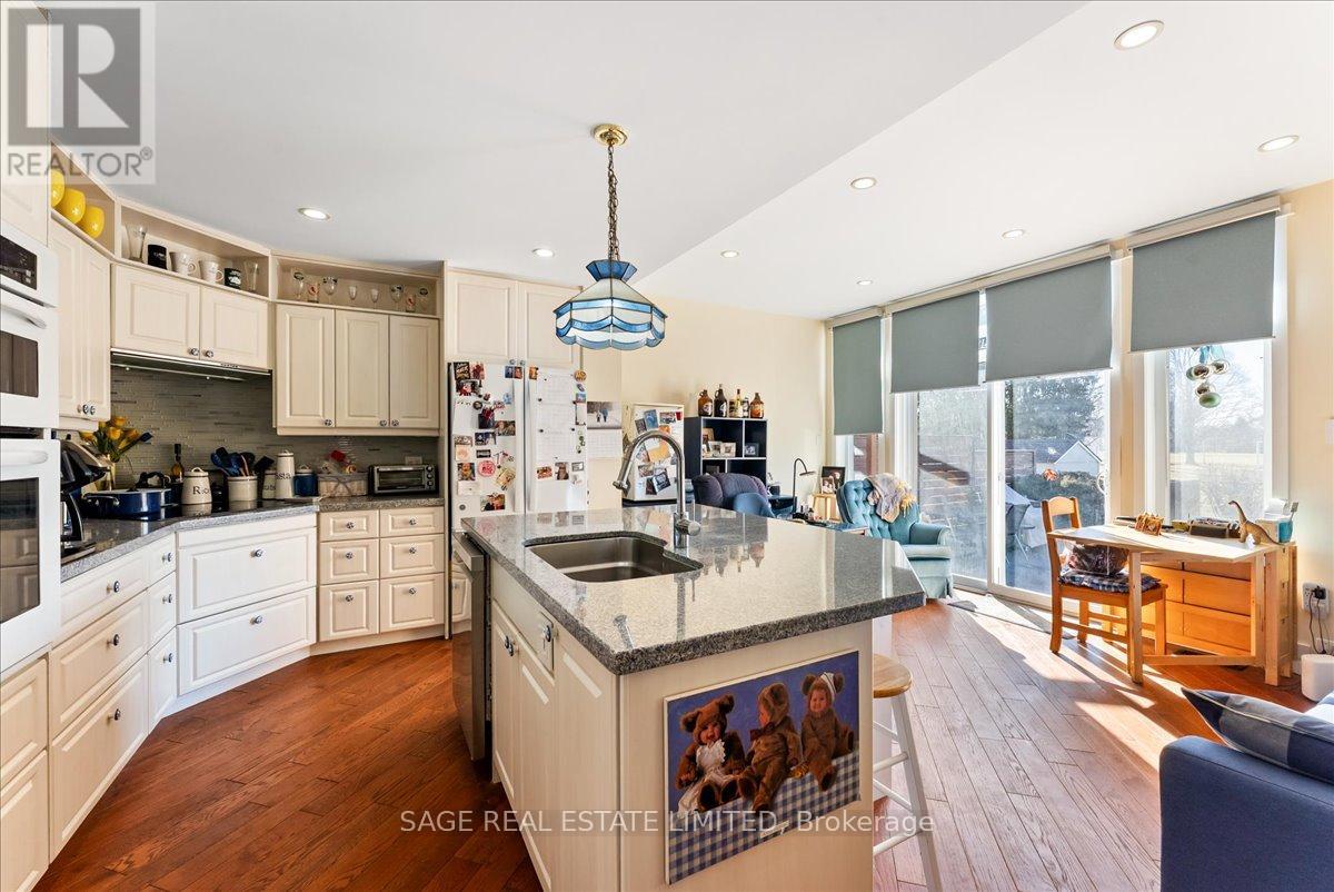 27 Kathrose Drive, Toronto, Ontario  M2J 3P4 - Photo 8 - C13103984