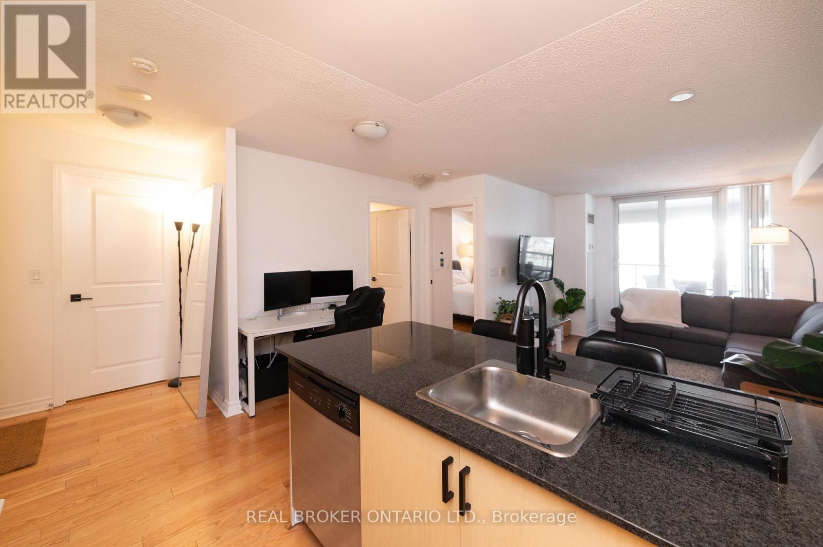 212 - 27 Rean Drive, Toronto, Ontario  M2K 0A6 - Photo 3 - C13104092