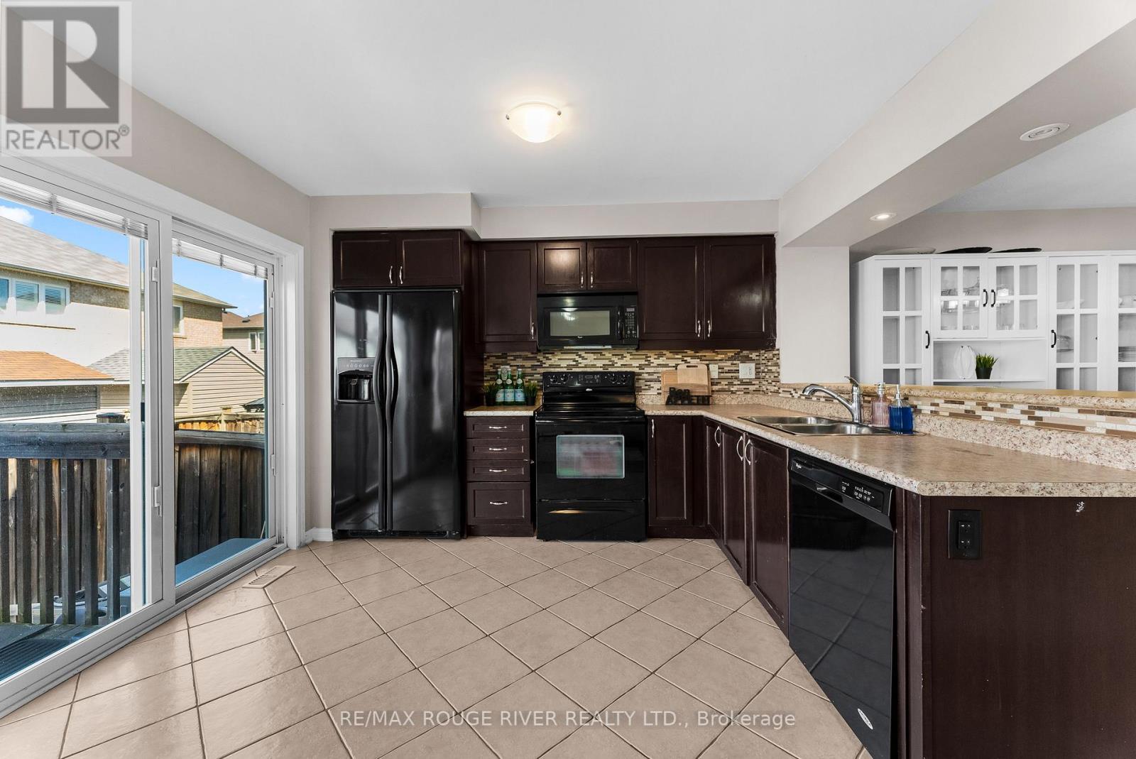 1837 Liatris Drive, Pickering, Ontario  L1X 0A4 - Photo 6 - E13104000
