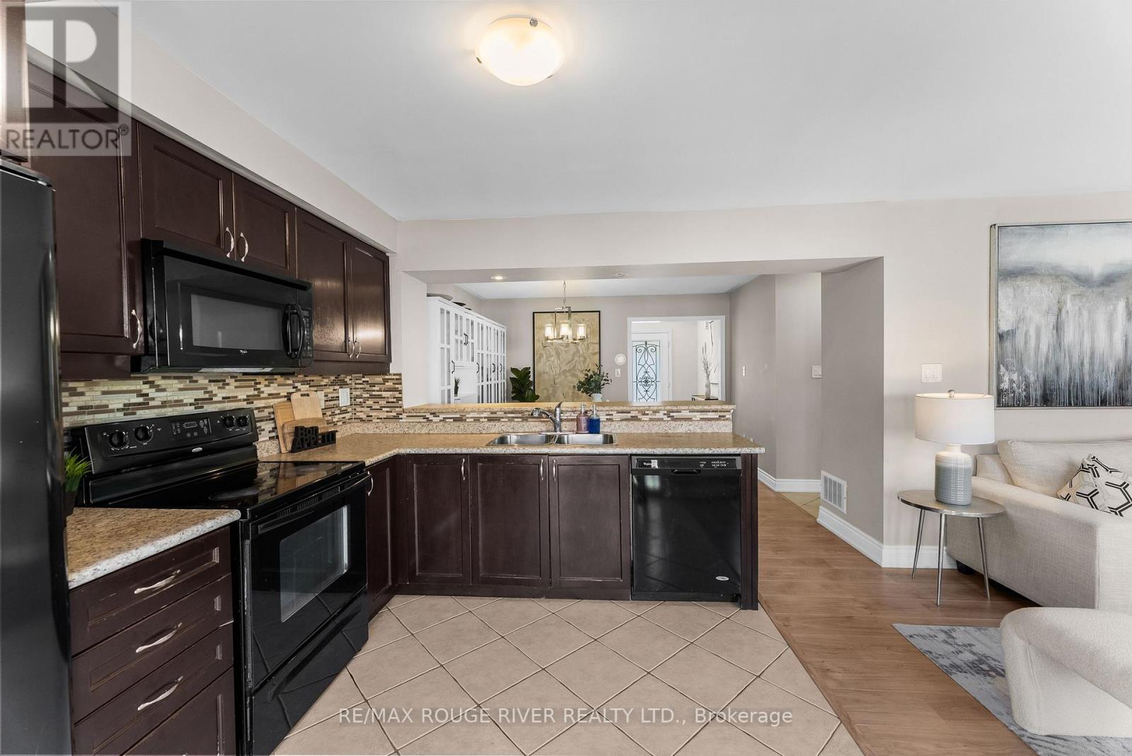 1837 Liatris Drive, Pickering, Ontario  L1X 0A4 - Photo 7 - E13104000