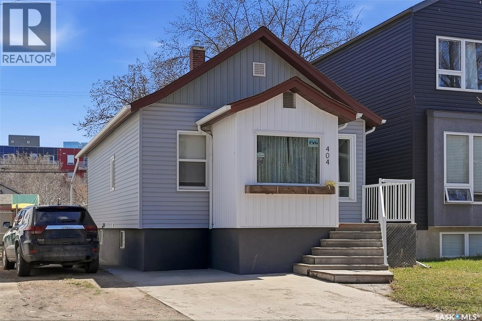 404 D Avenue S, Saskatoon, Saskatchewan  S7M 1R4 - Photo 2 - SK035449