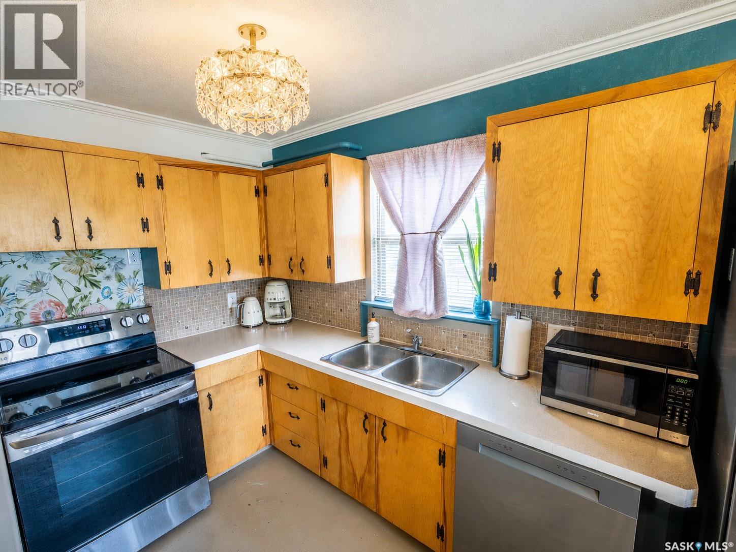 1075 8th Avenue Nw, Moose Jaw, Saskatchewan  S6H 4G2 - Photo 8 - SK035442