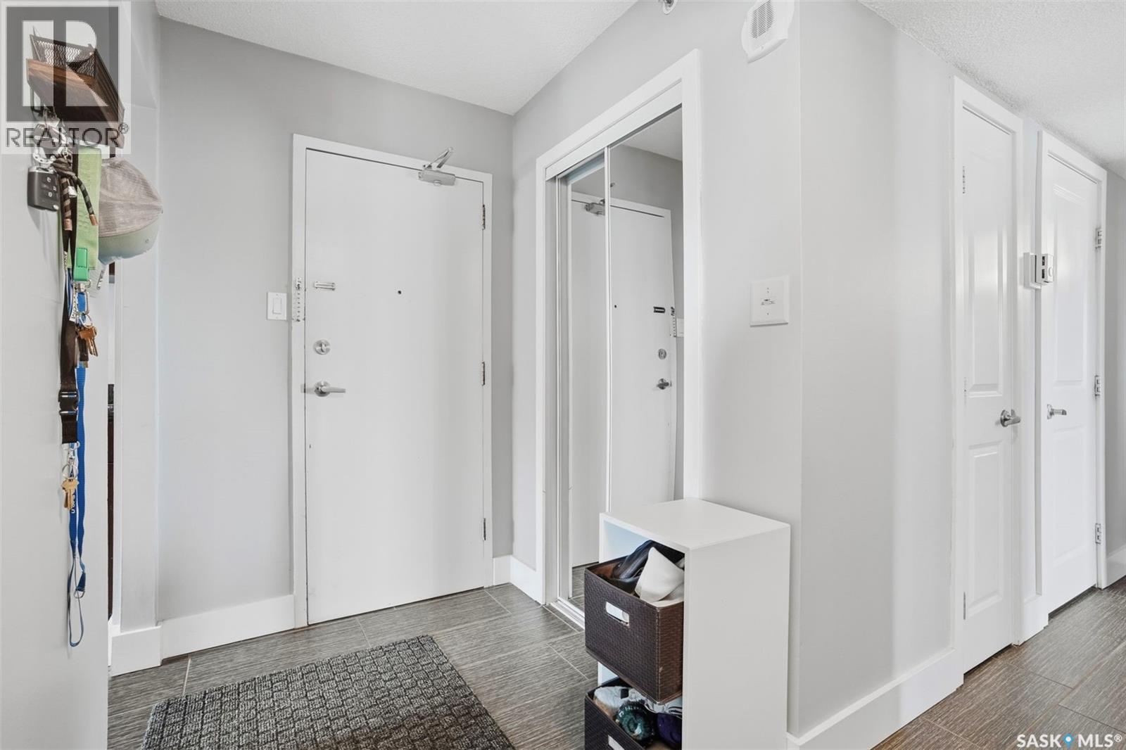 302 320 5th Avenue N, Saskatoon, Saskatchewan  S7K 2P5 - Photo 2 - SK035360