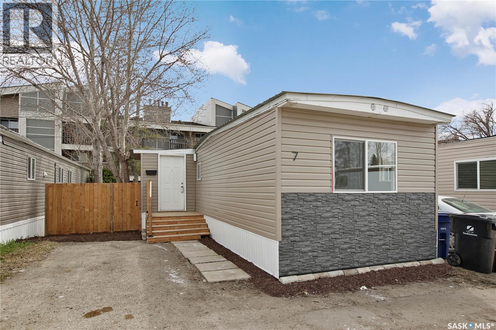 7 321 Dunlop STREET, Saskatoon, Saskatchewan