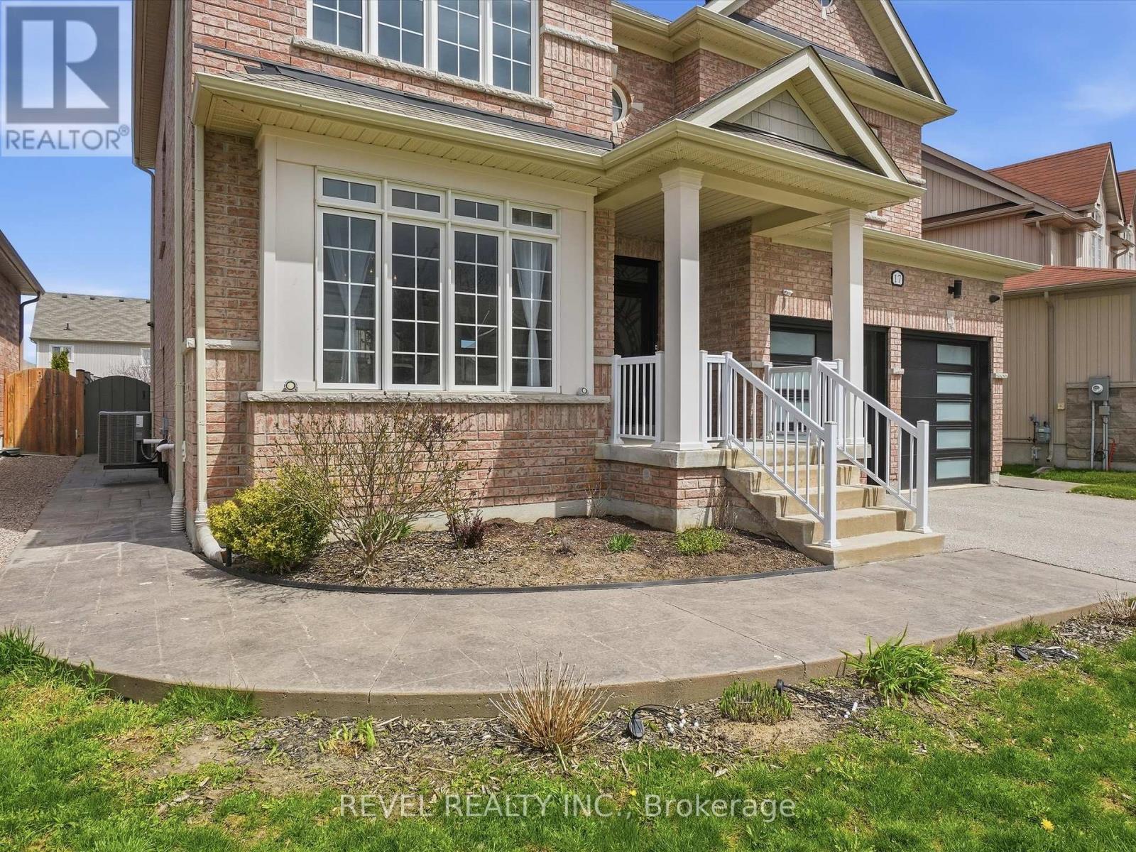 17 Mount Crescent, Essa, Ontario  L3W 0N4 - Photo 2 - N13104012