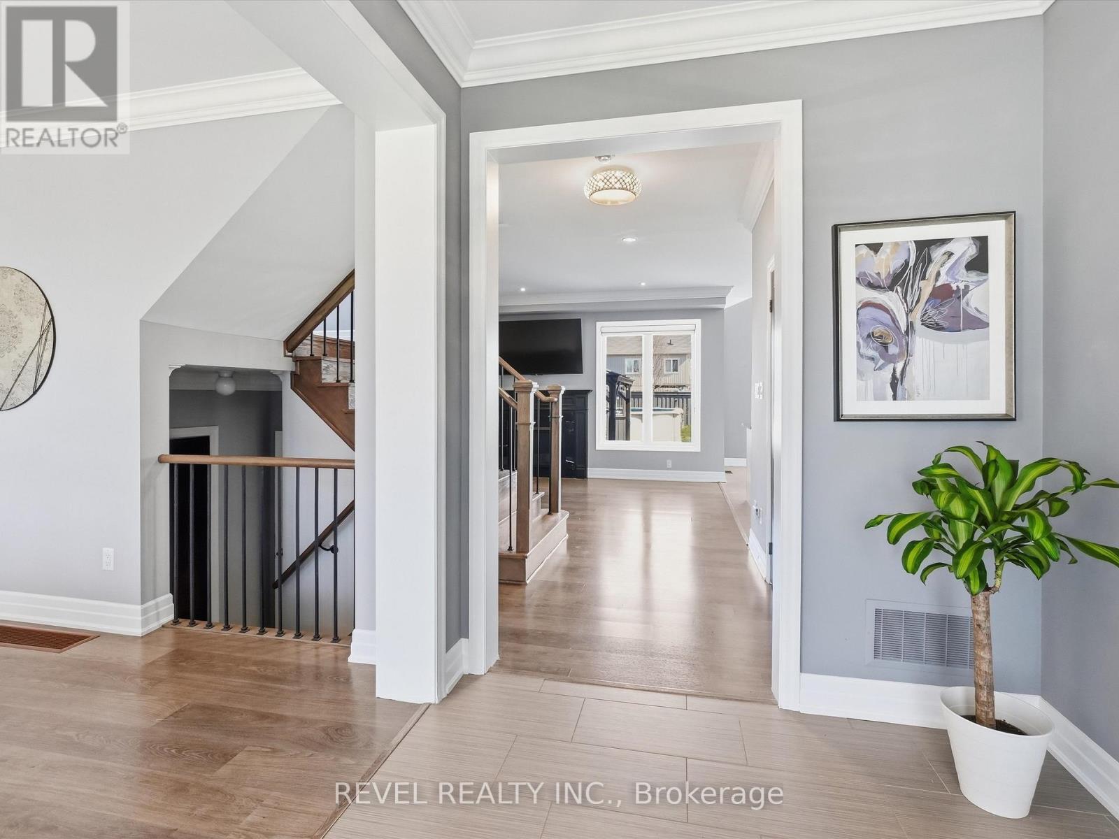 17 Mount Crescent, Essa, Ontario  L3W 0N4 - Photo 5 - N13104012