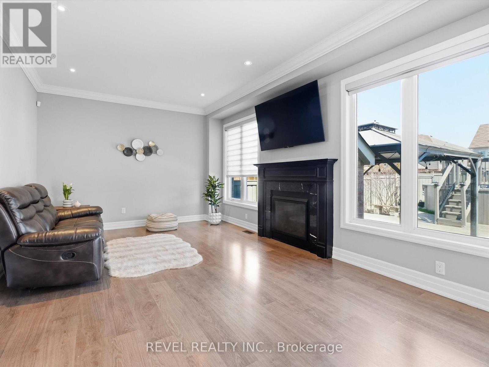 17 Mount Crescent, Essa, Ontario  L3W 0N4 - Photo 8 - N13104012