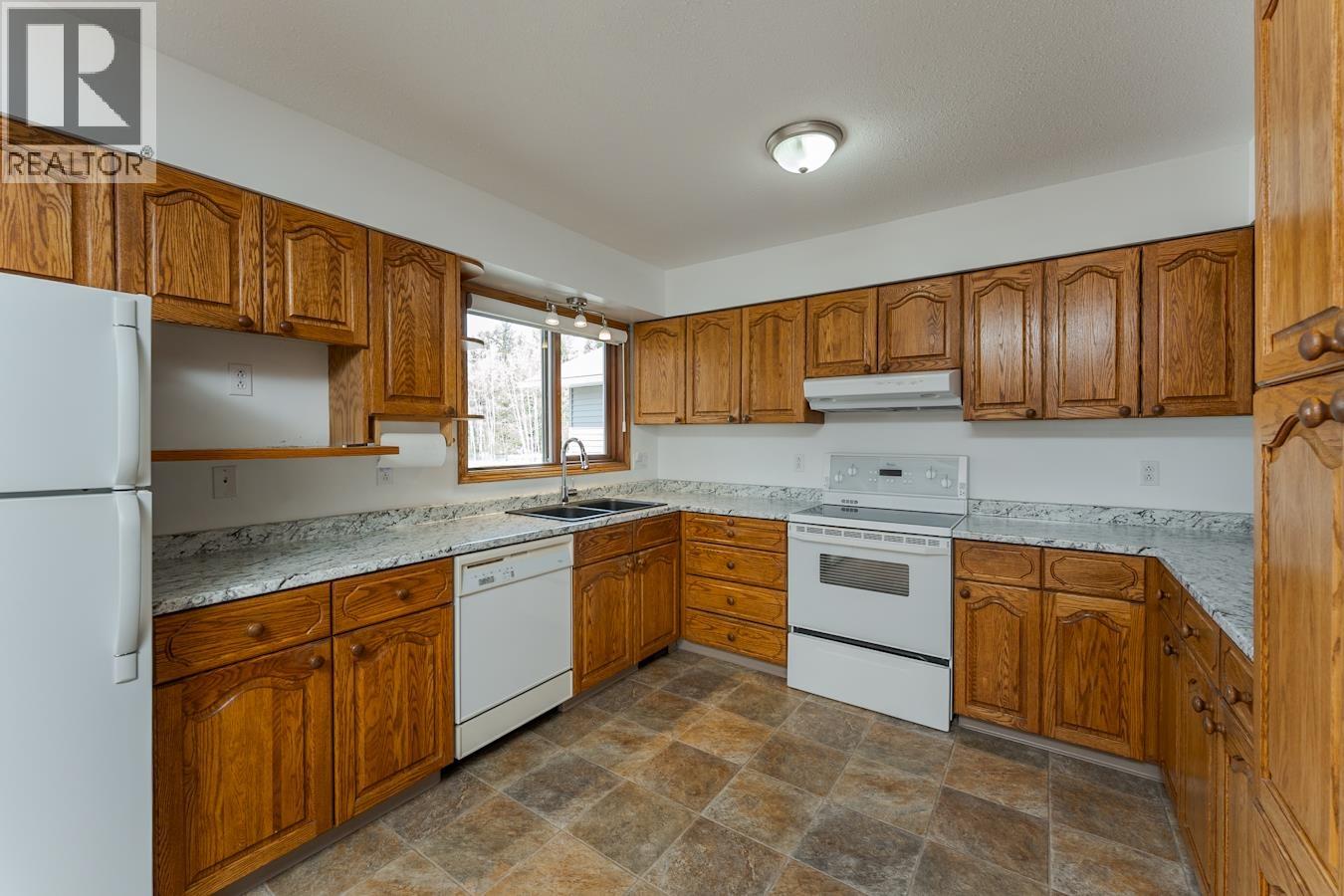 4642 Martin Road, Prince George, British Columbia  V2K 2K1 - Photo 2 - R3121371