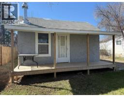 313 2 Avenue E, Bow Island, Alberta