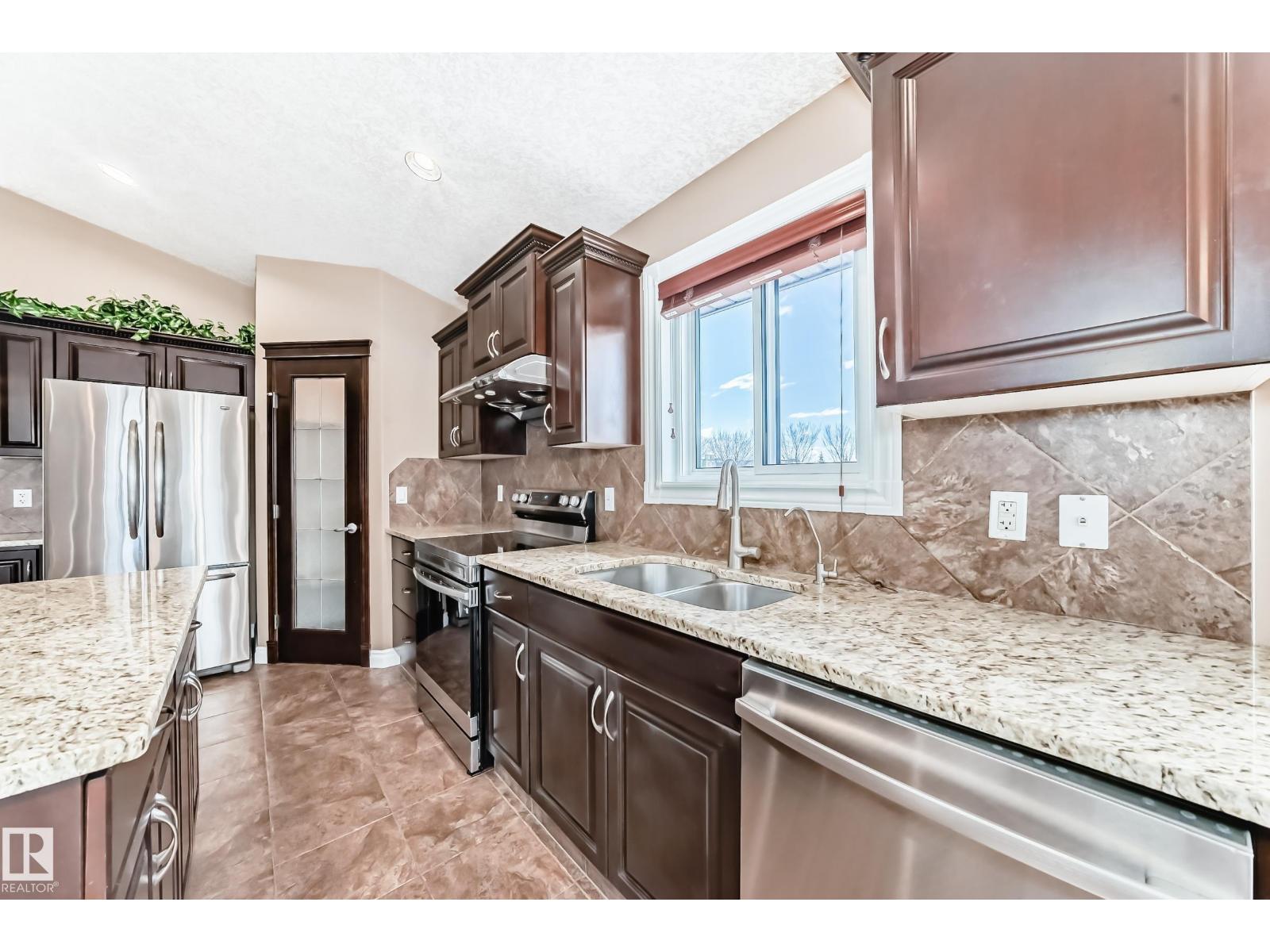 1221 Cunningham Dr Sw, Edmonton, Alberta  T6W 6R2 - Photo 11 - E4486612