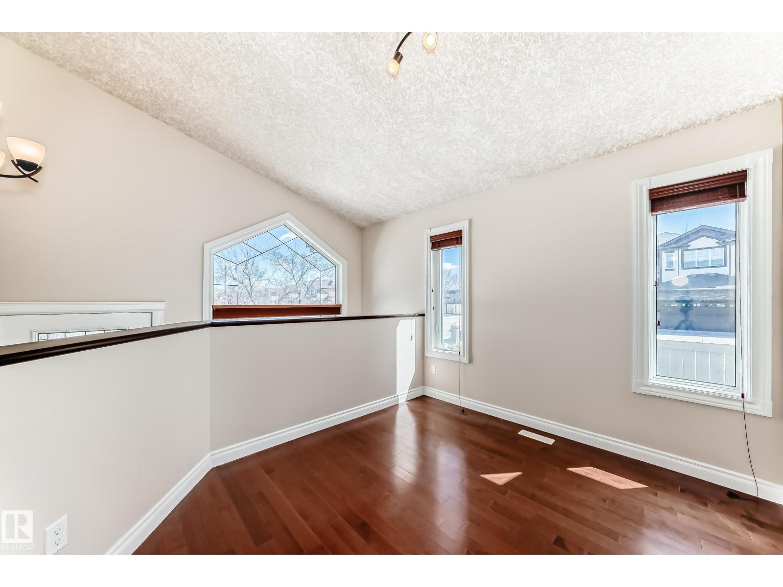 1221 Cunningham Dr Sw, Edmonton, Alberta  T6W 6R2 - Photo 5 - E4486612