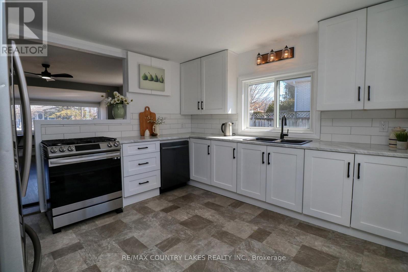 379 Church Street, Brock, Ontario  L0K 1A0 - Photo 5 - N12977038