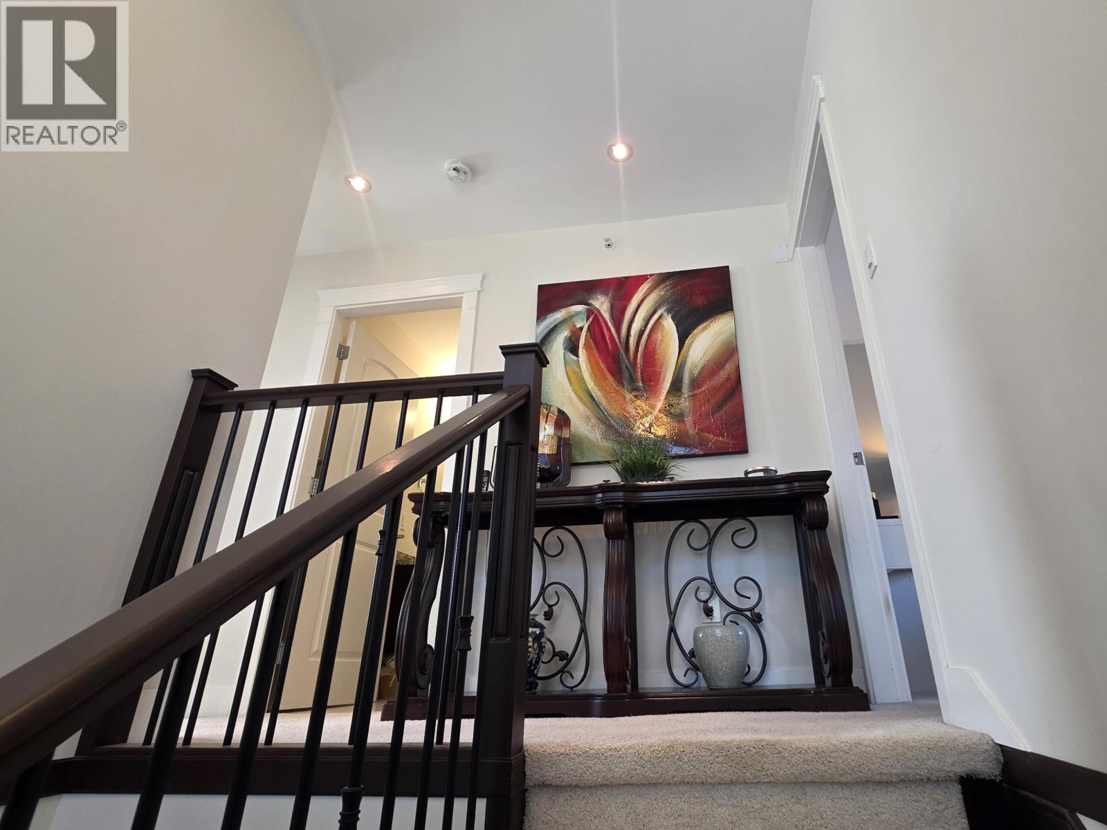 665 W 15th Street, North Vancouver, British Columbia  V7M 1T1 - Photo 8 - R3068716