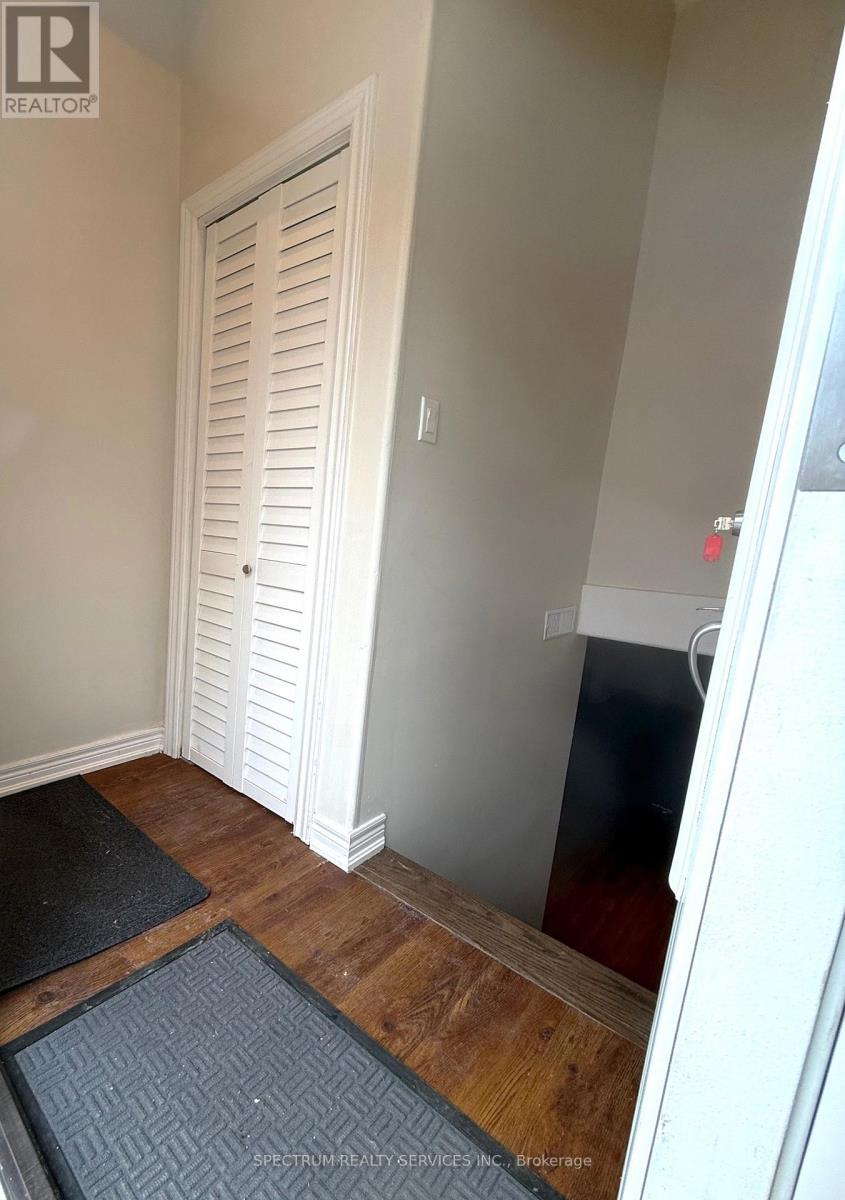 Lower - 1002 Weston Road, Toronto, Ontario  M6N 3S1 - Photo 19 - W13104036