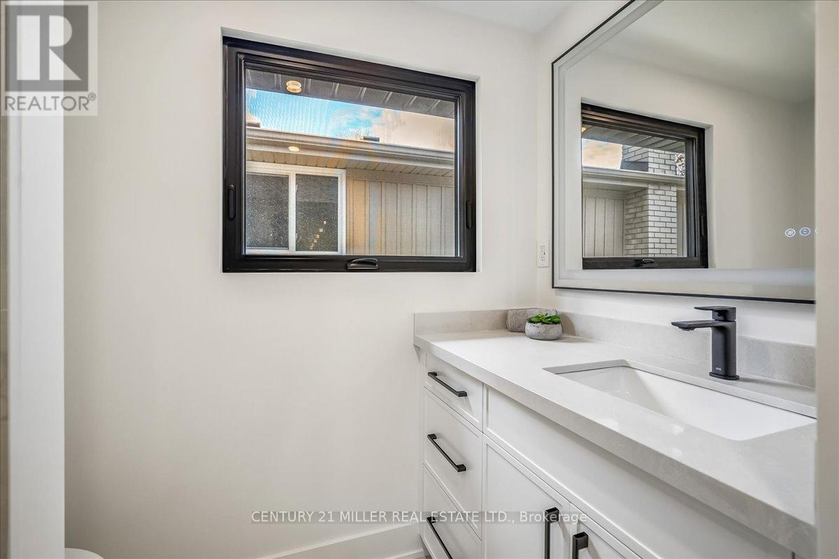 4505 Spruce Avenue, Burlington, Ontario  L7L 1M5 - Photo 20 - W13104062