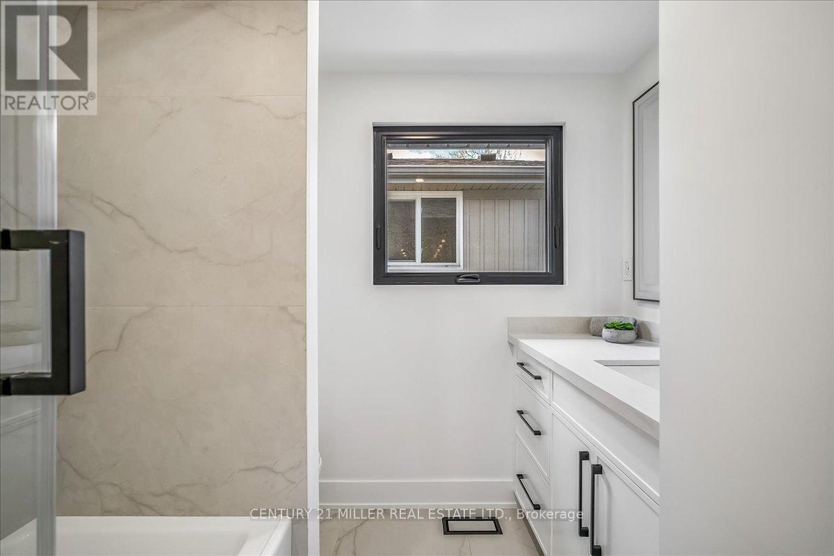 4505 Spruce Avenue, Burlington, Ontario  L7L 1M5 - Photo 21 - W13104062
