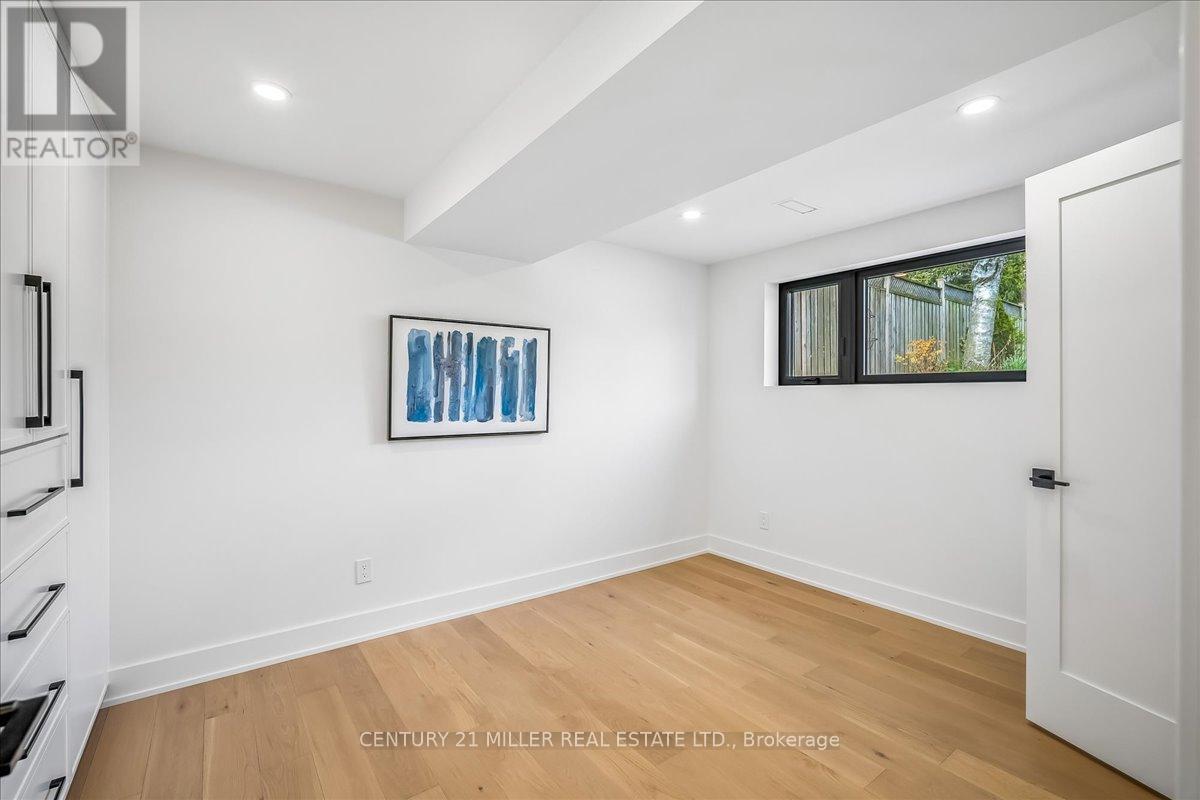 4505 Spruce Avenue, Burlington, Ontario  L7L 1M5 - Photo 24 - W13104062