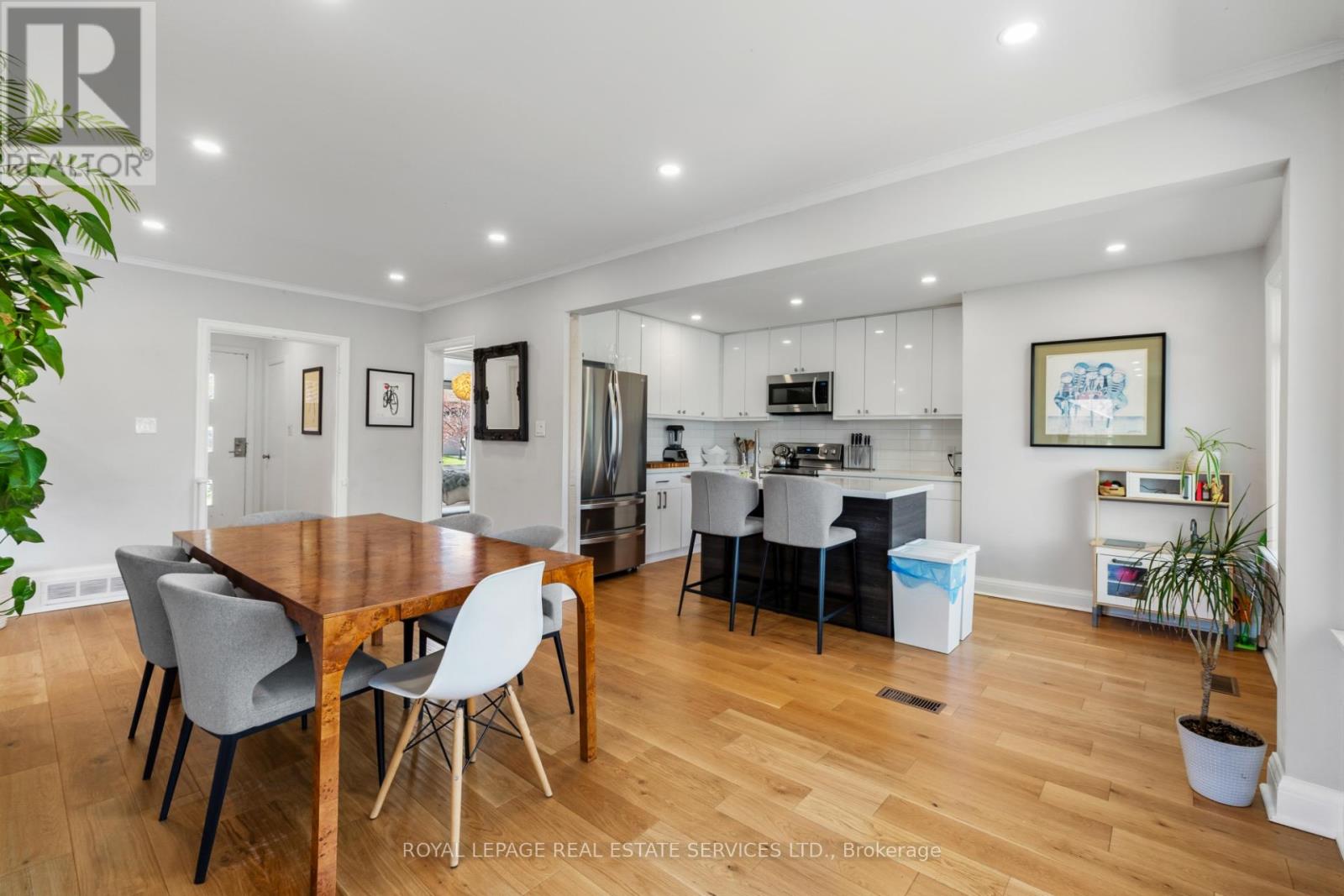 76 Glenellen Drive E, Toronto, Ontario  M8Y 2H1 - Photo 11 - W13104088