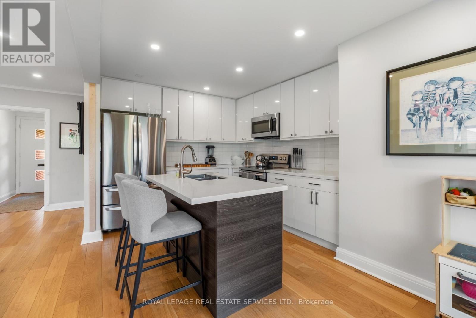 76 Glenellen Drive E, Toronto, Ontario  M8Y 2H1 - Photo 5 - W13104088