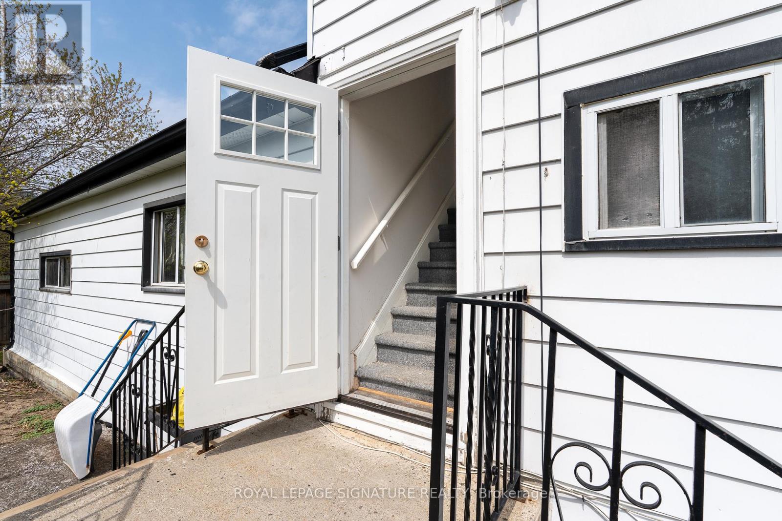 Upper - 52 Wellington Street W, Brampton, Ontario  L6Y 1K9 - Photo 2 - W13104114