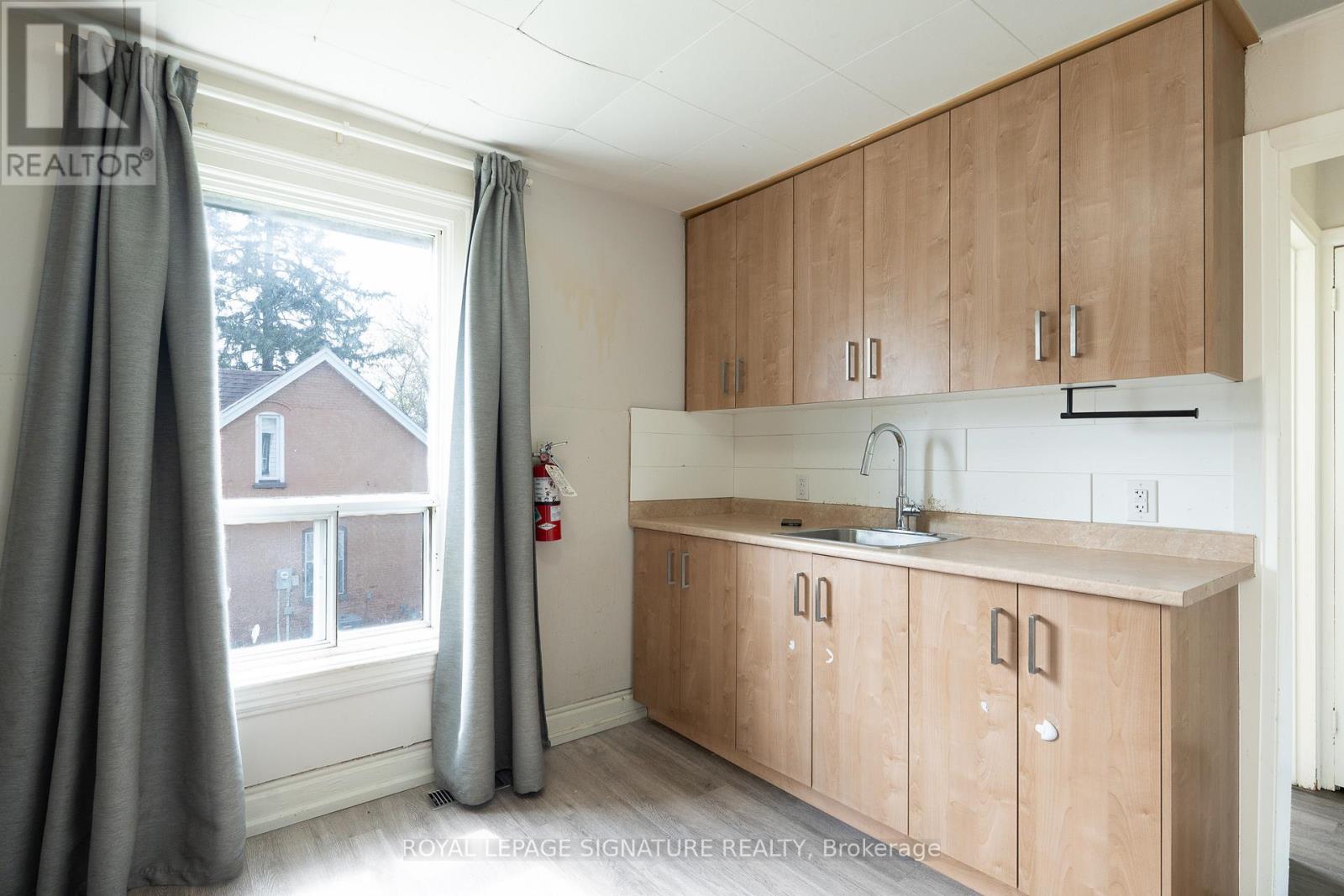 Upper - 52 Wellington Street W, Brampton, Ontario  L6Y 1K9 - Photo 4 - W13104114
