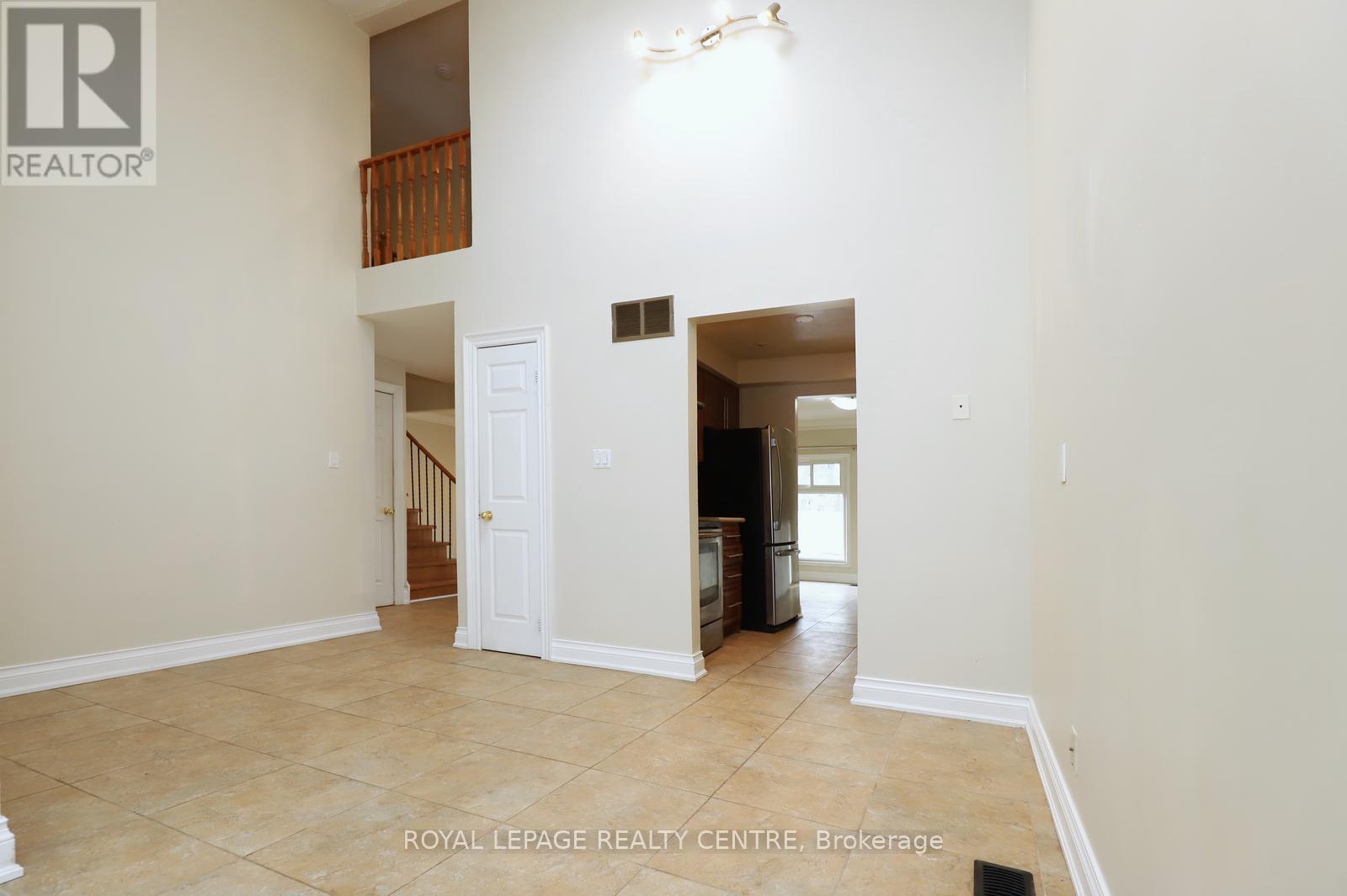 16 - 1021 Cedarglen Gate, Mississauga, Ontario  L5C 3A7 - Photo 5 - W13104130