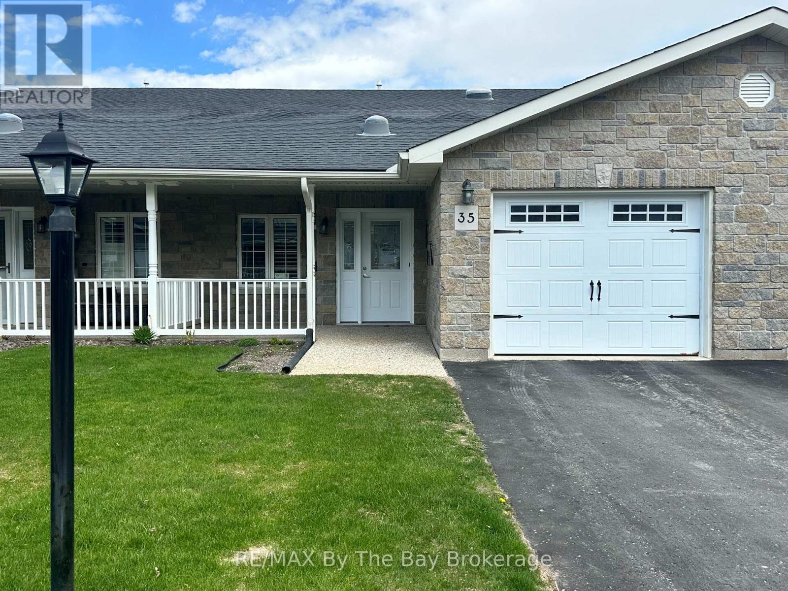 35 GARDEN GROVE CRESCENT, Wasaga Beach, Ontario