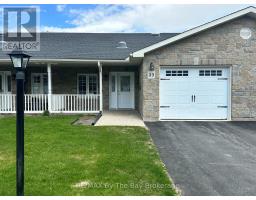 35 GARDEN GROVE CRESCENT