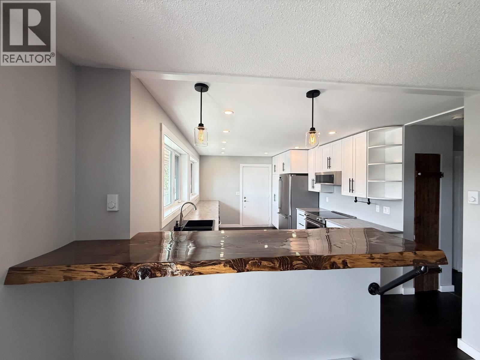 2412 Bellevue Drive, Williams Lake, British Columbia  V2G 5H2 - Photo 3 - R3121411