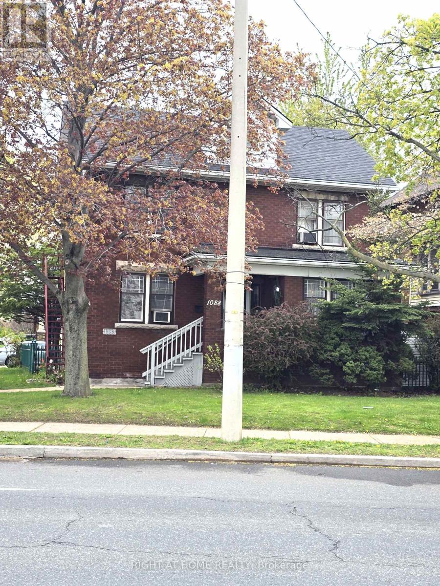 1088 King Street E, Hamilton, Ontario  L8M 1E3 - Photo 1 - X13103996