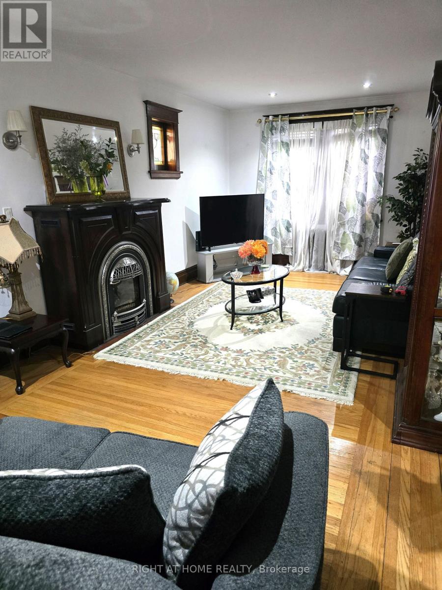 1088 King Street E, Hamilton, Ontario  L8M 1E3 - Photo 3 - X13103996