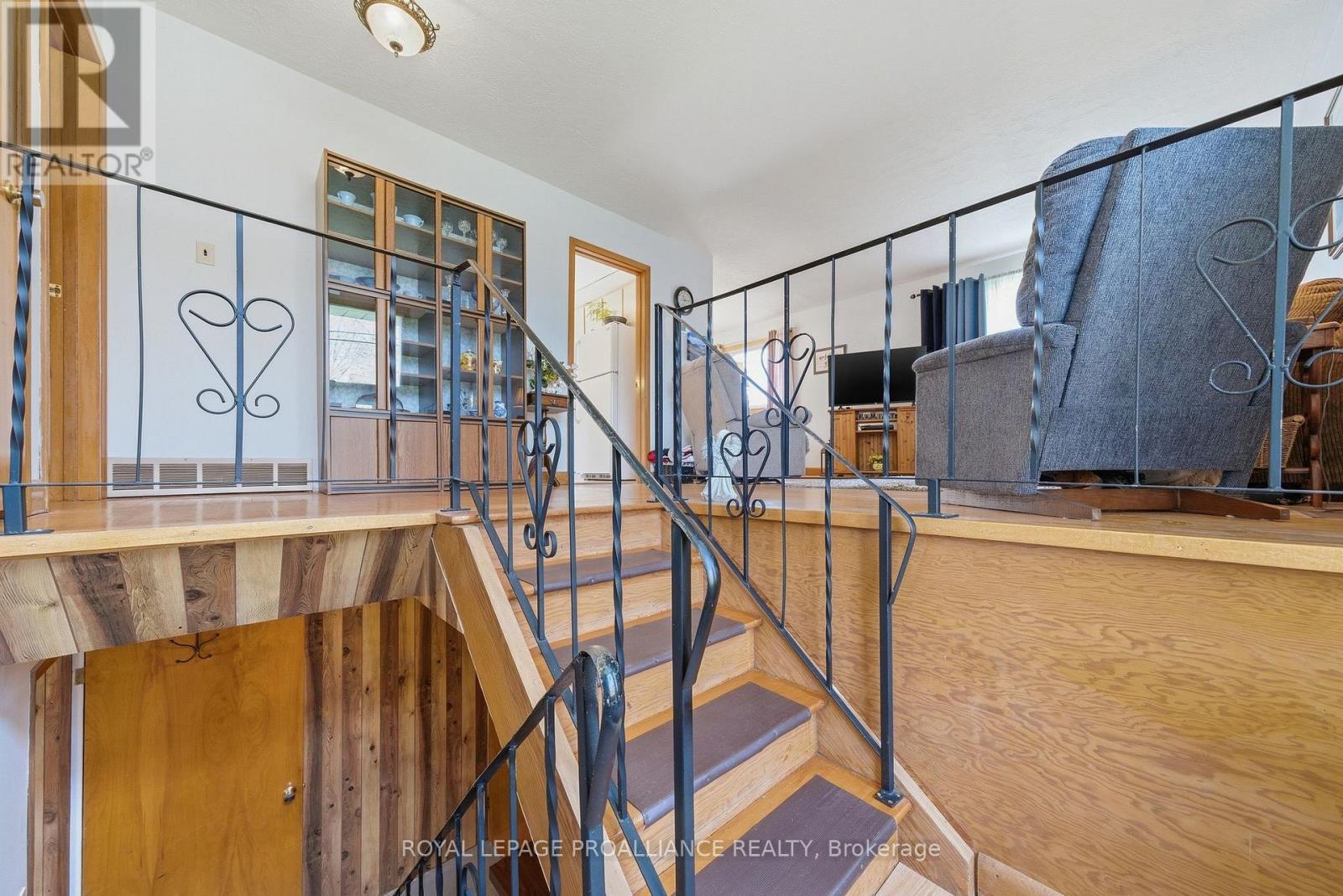 131 Lock Road, Quinte West, Ontario  K8V 5P6 - Photo 3 - X13048230