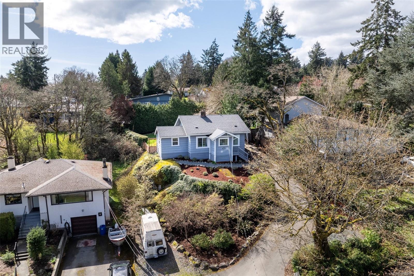 981 Violet Ave, Saanich, British Columbia  V8Z 2R7 - Photo 4 - 1036205