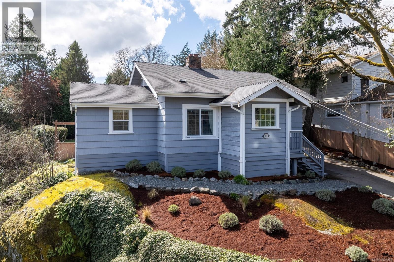 981 Violet Ave, Saanich, British Columbia  V8Z 2R7 - Photo 6 - 1036205