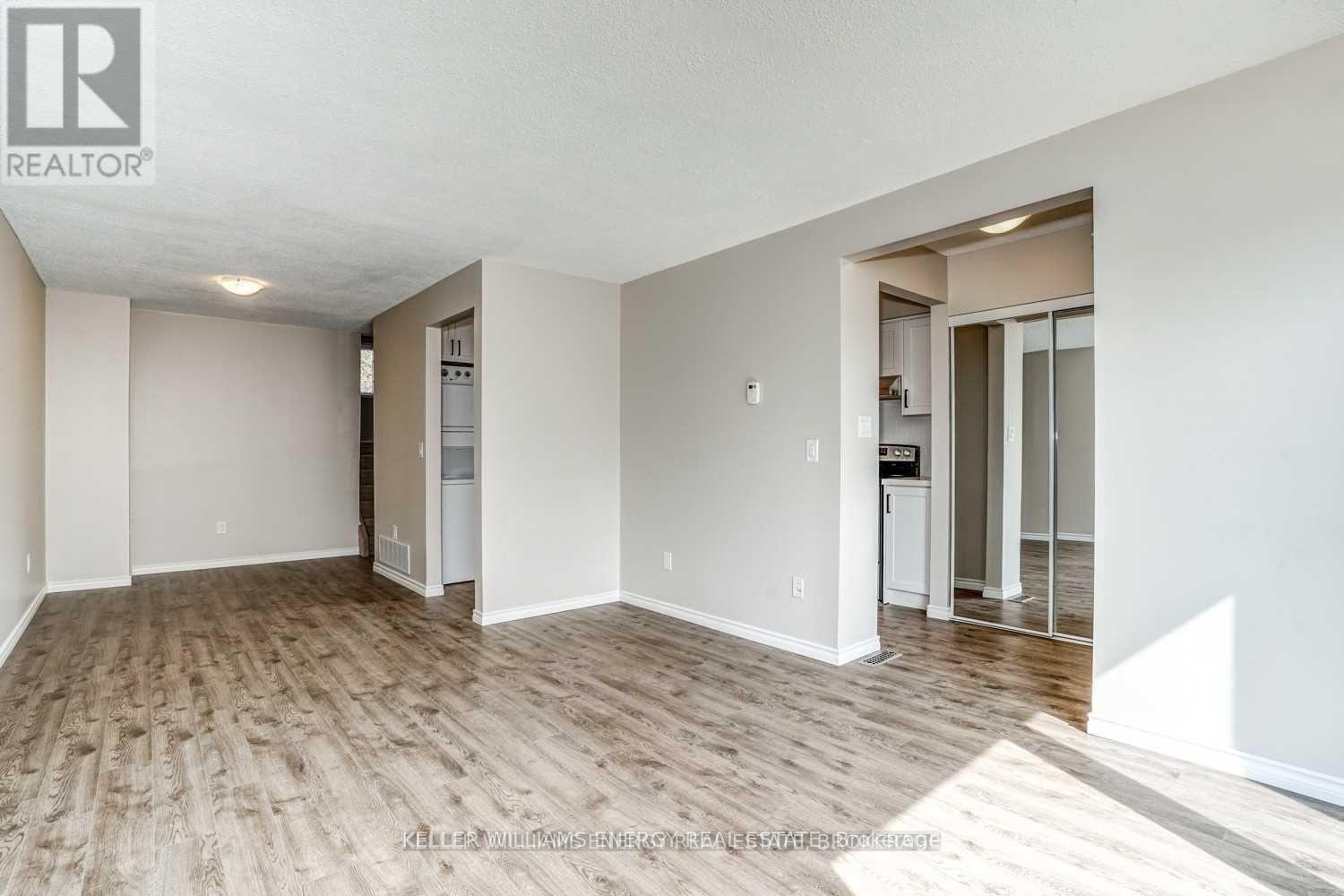 Main - 1296 Cherrydown Drive, Oshawa, Ontario  L1H 8C9 - Photo 4 - E13104326