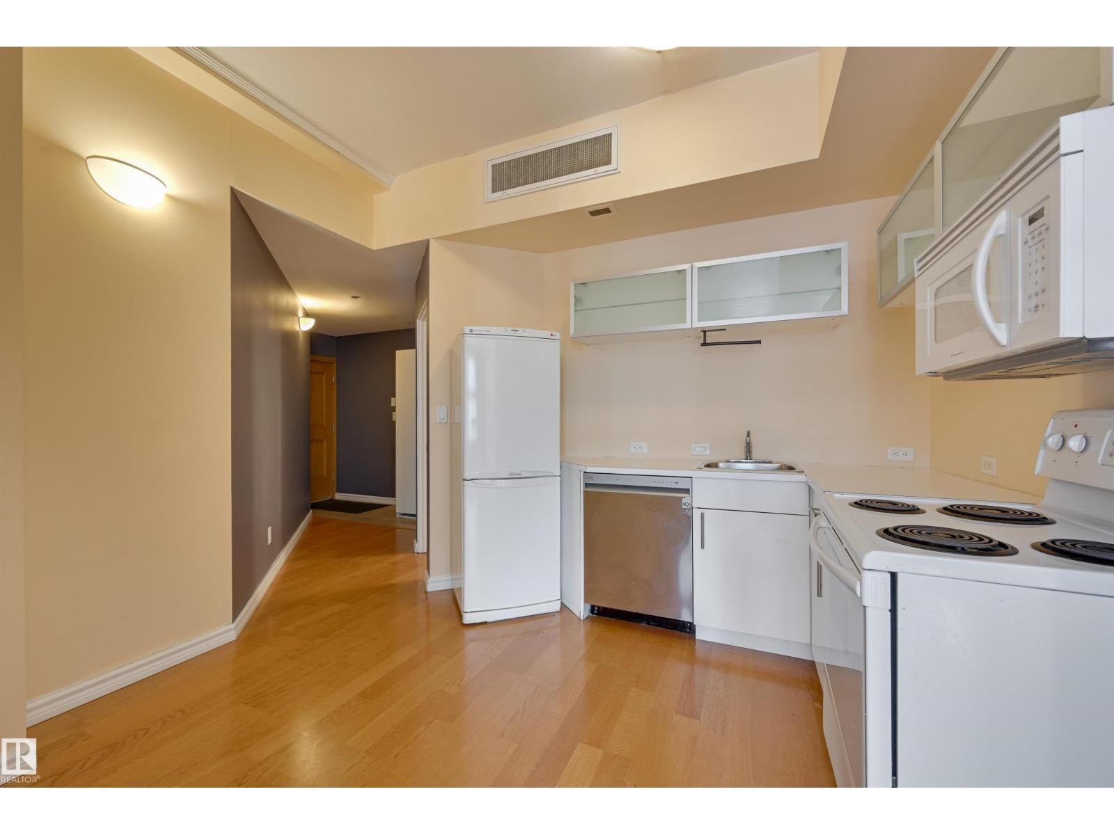 #902 10134 100 St NW, Edmonton, Alberta  T5J 0N8 - Photo 17 - E4474925