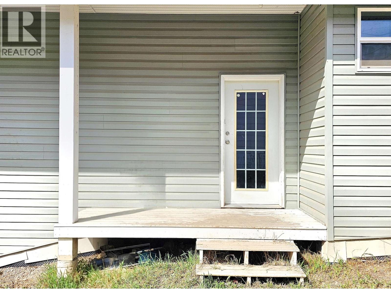 131 6th Avenue, Burns Lake, British Columbia  V0J 1E0 - Photo 2 - R3120797